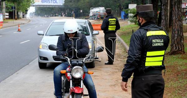 La Nación / Caminera afirma que, a pesar de inclemencias del tiempo, conductores manejan ebrios