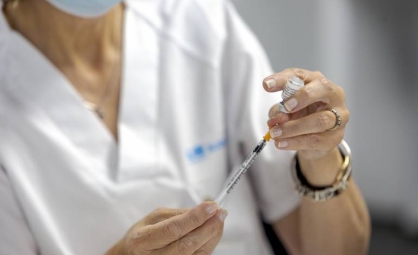 Diario HOY | EMA aprueba tercera dosis de vacuna Pfizer para mayores de 18 años