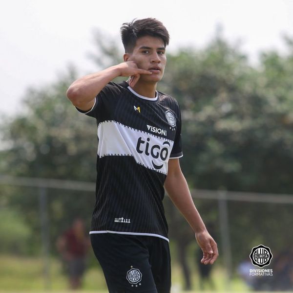 Olimpia lidera la Sub 17 con dos escoltas - Fútbol - ABC Color