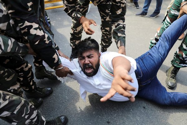 Sangrientas protestas en India: ocho muertos al chocar campesinos con militantes oficialistas - .::Agencia IP::.