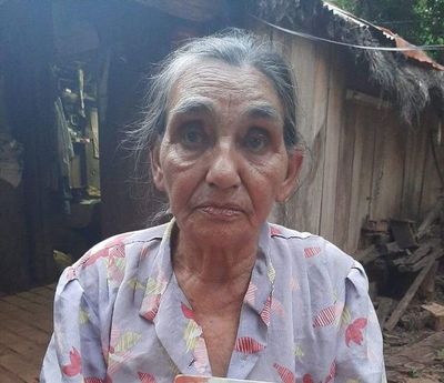Septuagenaria con un hijo con capacidades especiales denuncia que Hacienda le sacó la pensión alimentaria  - Nacionales - ABC Color