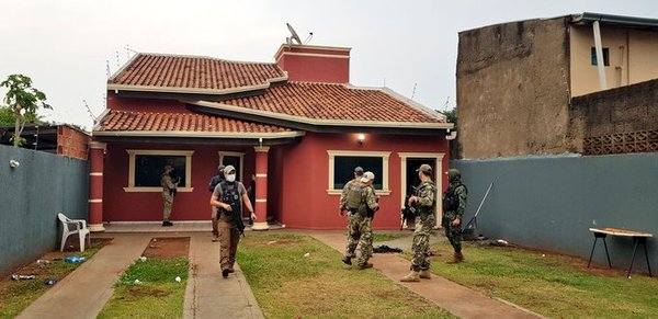 En operativo conjunto entre Senad y policía brasileña, caen ocho miembros del PCC - Megacadena — Últimas Noticias de Paraguay