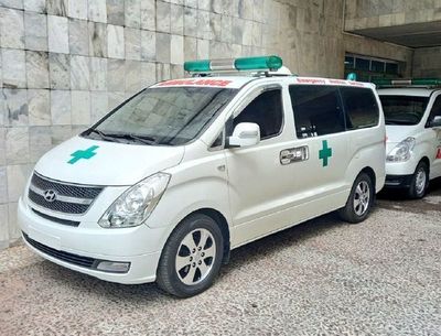Facturas falsas: periodistas donan ambulancia como reparación del daño
