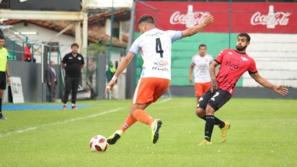 Primera B: 3 de Noviembre se salvó, pero descendieron Pilcomayo y