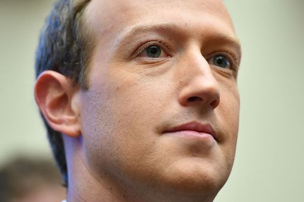 Zuckerberg pierde 5.900 millones de dólares tras la caída de Facebook - Mundo - ABC Color