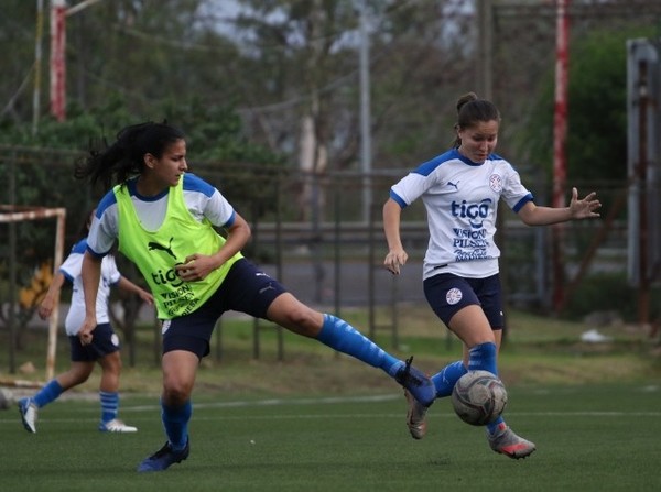 La Albirroja Femenina Sub 20 retomó actividades - APF