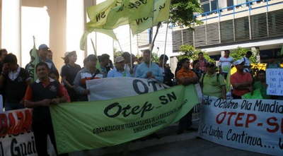 Docentes de la OTEP-SN realizarán serenata y continuarán con las movilizaciones - Noticiero Paraguay