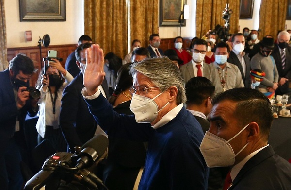 El presidente de Ecuador insiste que no tiene propiedades en paraísos fiscales - MarketData