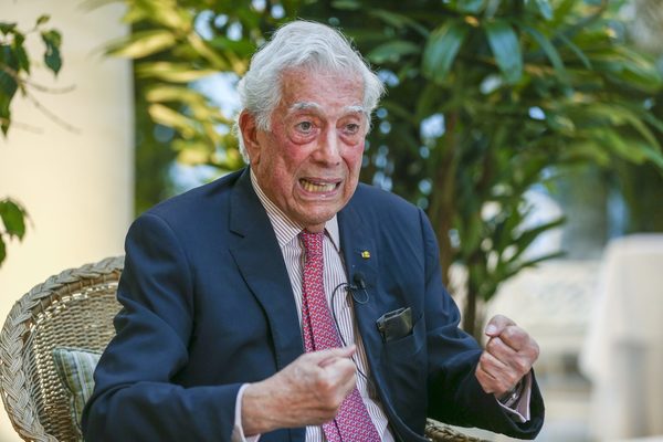 Vargas Llosa aparece con una "offshore" en los 'Papeles de Pandora' - MarketData