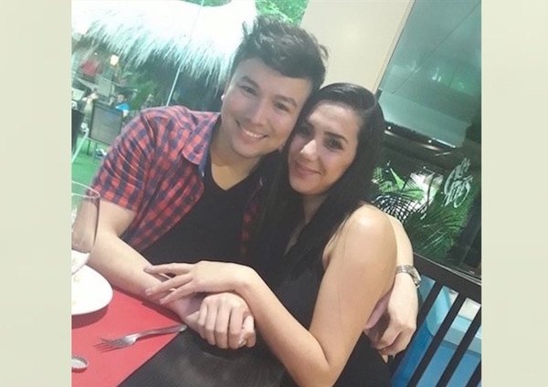 Crónica / “AMARRE” A CANTANTE. “Yo no soy la chica que hizo payé”