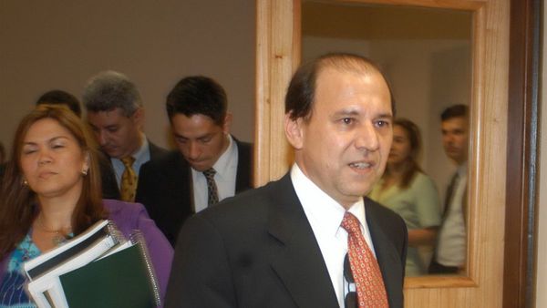 Corte IDH condena al país  en casos de ex ministros Ríos y Fernández