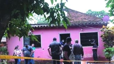 Mató a su amigo de tragos por acariciar la mano de su señora