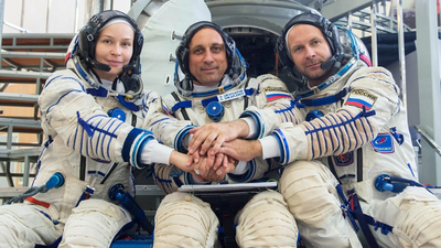 Soyuz MS-19 con actriz y director de cine despega rumbo a la EEI