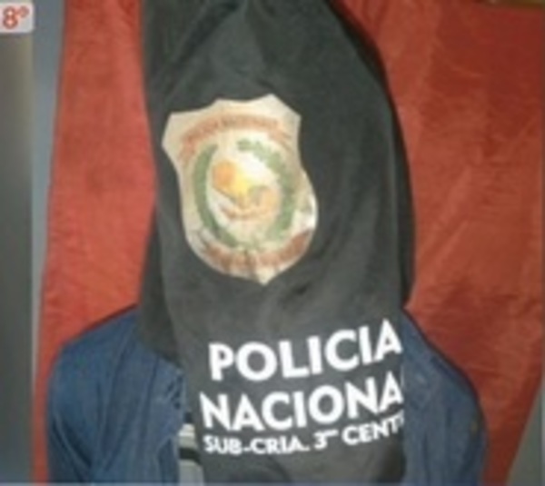 Detienen a dos supuestos asaltantes luego de persecución - Paraguay.com