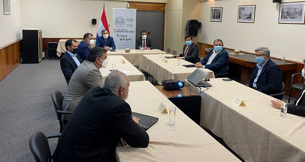 Gobernador participa en importante reunión con el Ministro de Hacienda - Noticiero Paraguay
