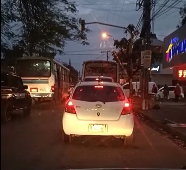 Queja por semáforos averiados » San Lorenzo PY