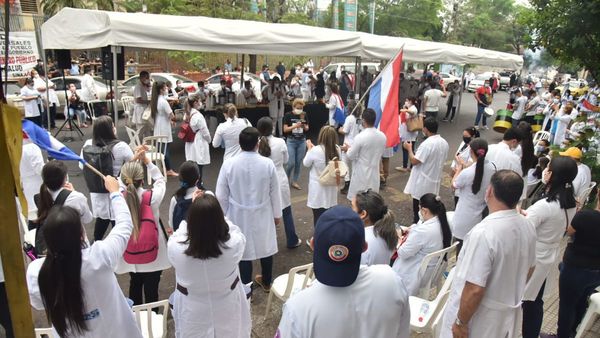 Médicos en huelga piden acabar con la inequidad y solucionar problema de raíz