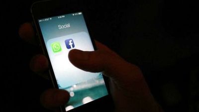 Facebook vuelve a la vida tras un gigantesco apagón que revela sus puntos débiles