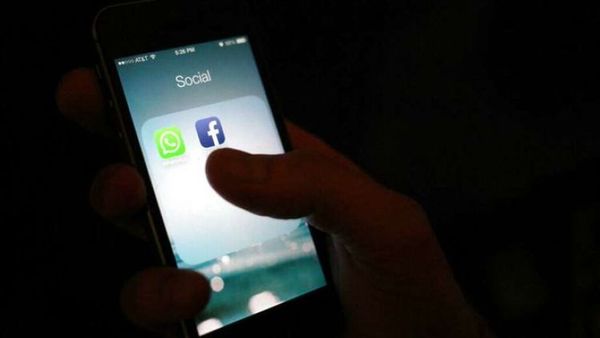 Facebook vuelve a la vida tras un gigantesco apagón que revela sus puntos débiles