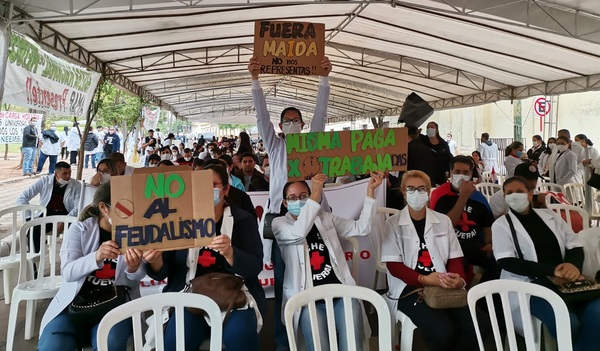 El Gobierno llama a los médicos 'héroes' solo para el marketing, critica sindicato