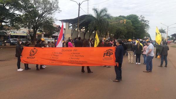 Docentes inician protestas en distintos puntos de Alto Paraná