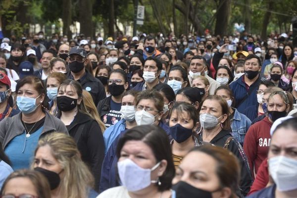Docentes advierten: “Hoy se acaban las clases”, si no hay aumento del 16% - Nacionales - ABC Color