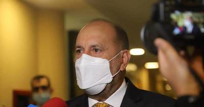 La Nación / No se pueden otorgar aumentos salariales sin tener en cuenta las recaudaciones, dice Salomón