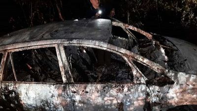Hallan incinerado vehículo utilizado en millonario atraco en Encarnación