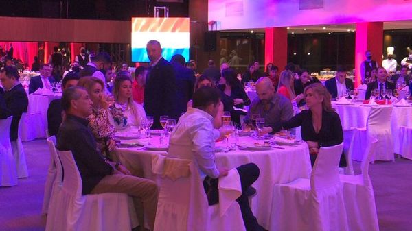 La cena de los G. 5 millones: aparecen primeros nombres de asistentes - Nacionales - ABC Color