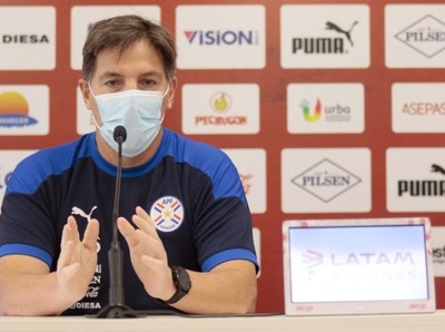 Eduardo Berizzo: “Debemos hacer un partido completo” - APF