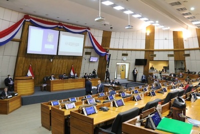 Promulgan ley que evita excluir a adultos mayores de pensión 