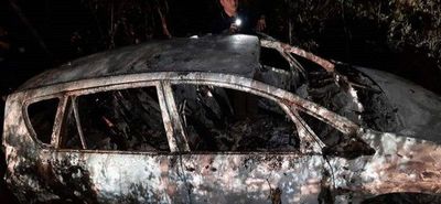 Hallan incinerado vehículo utilizado en millonario atraco en Encarnación - Noticiero Paraguay