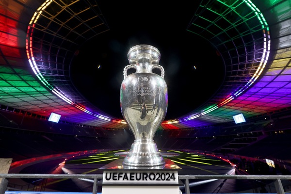 UEFA presenta en Berlín logotipo de Eurocopa Alemania 2024