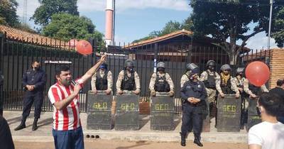 La Nación / Activista social que denunció hechos de corrupción del clan Lanzoni fue sobreseído por la Justicia