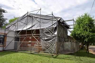 Acera parral de Caazapá sigue esperando su restauración - Nacionales - ABC Color