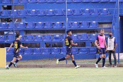 Luqueño ya está entre los ocho mejores - Fútbol - ABC Color