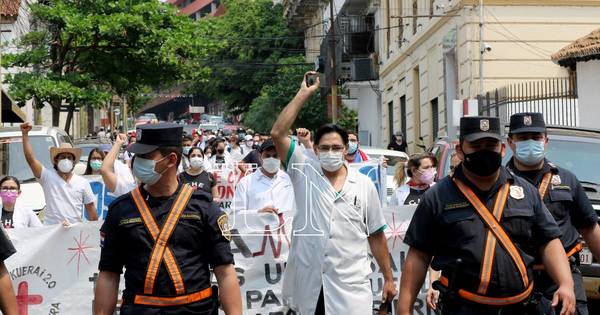 La Nación / Médicos se unirán al sector docente en movilización frente a Hacienda