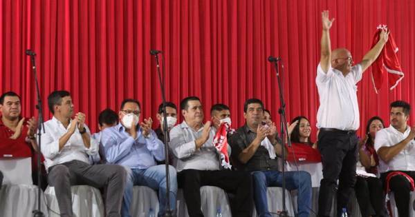 La Nación / “La salud del Paraguay depende de la salud del partido”, afirma Cartes