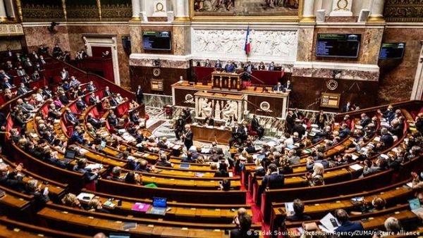 Diputados franceses votan contra las terapias de conversión sexual