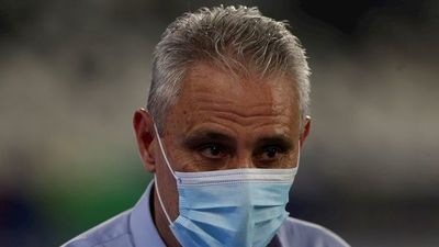 Tite convoca a Douglas Luiz en sustitución de Casemiro