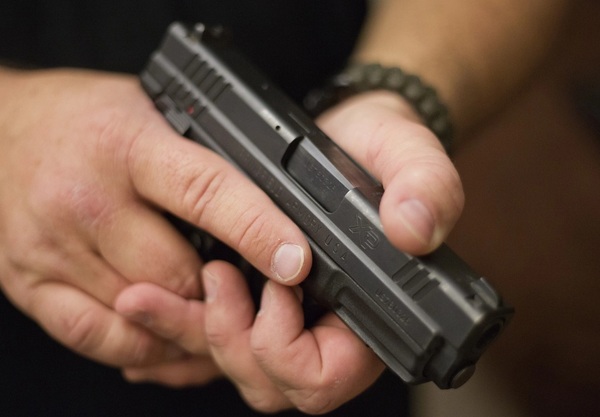 Los pasos a seguir para comprar un arma, según experto