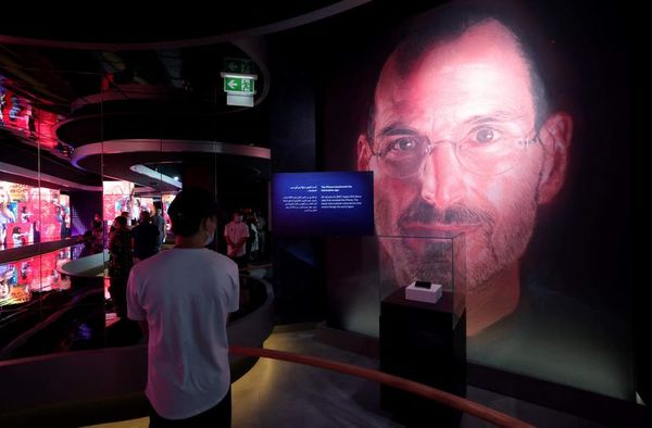 Apple y la familia homenajean a Steve Jobs en el 10 aniversario de su muerte - Tecnología - ABC Color