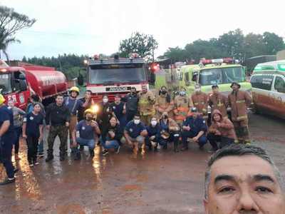 BOMBEROS DE YATYTAY CON NUEVO CAMIÓN HIDRANTE OPERATIVO