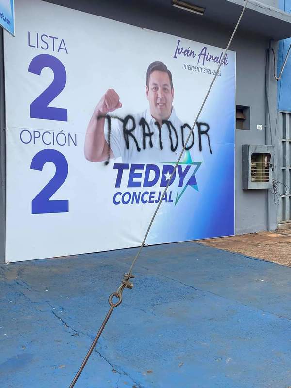 Seguidores de Airaldi escrachan a concejales, y estos acusan al mismo de recibir “dinero sucio” - La Clave