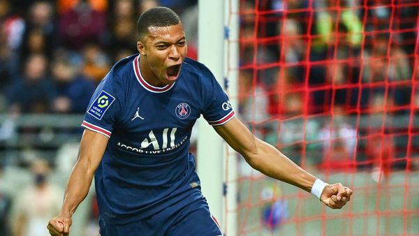 La madre y representante de Mbappé dice que hay negociaciones con el PSG