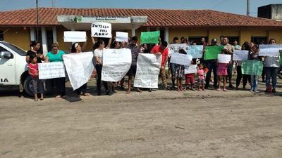 Ante inacción del Ministerio Público se manifiestan en Bahía Negra por la muerte de trabajador de estancia - Nacionales - ABC Color