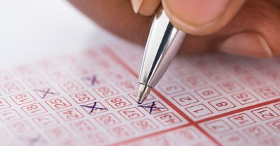 Mujer gana la lotería dos veces en el mismo día: dos millones de dólares por boleto - SNT