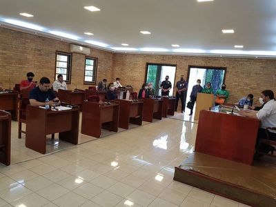 Junta homologa contratos de alquiler de tractores y obra de columbarios - ABC en el Este - ABC Color