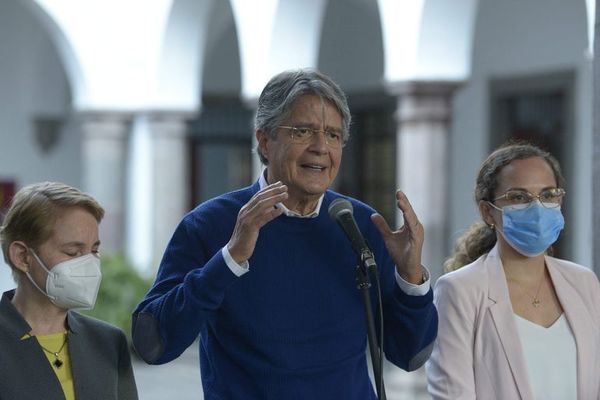 Lasso convoca parlamentarios para aclarar sus finanzas - Mundo - ABC Color