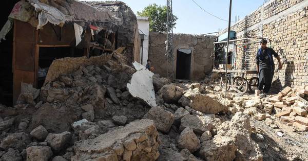 La Nación / Al menos 20 muertos y cientos de heridos en terremoto en Pakistán